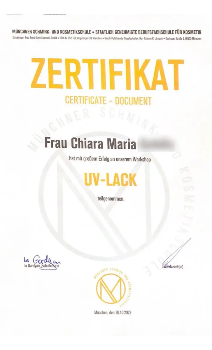 Zertifikat für Chiara zur erfolgreichen Teilnahme am UV-Lack Workshop, ergänzt ihr Behandlungsangebot bei Seelenwellness in München-Maxvorstadt