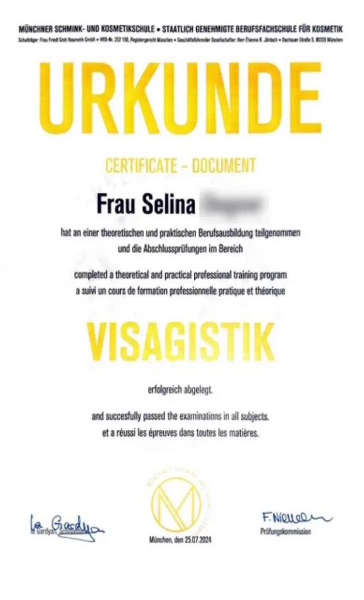 Urkunde für Selina im Bereich Visagistik, professionelle Make-up Ausbildung bei Seelenwellness München Maxvorstadt